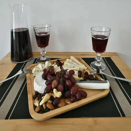 Break Z Garazem Podziemnym W Cenie Διαμέρισμα Rzeszów
